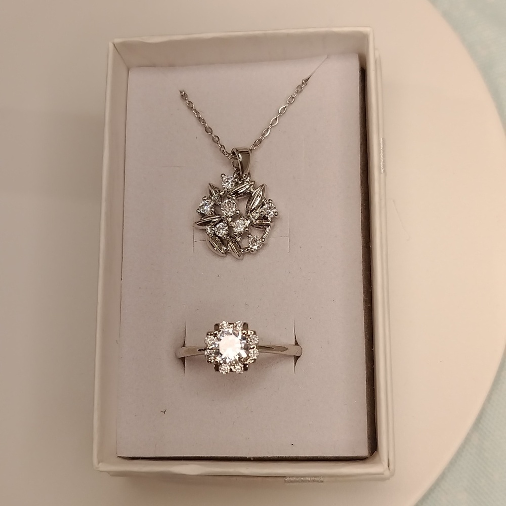 Multiple mini white gemstone necklace with ring set
